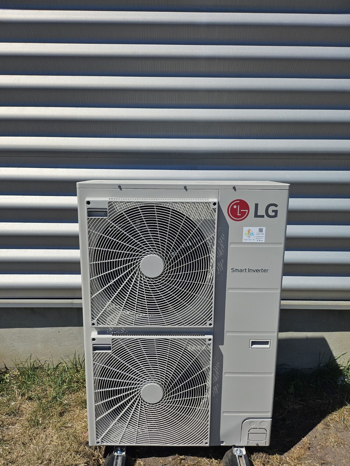 Installation d’un système TWIN LG dans un club house sportif à Calais : chauffage et rafraîchissement haute performance